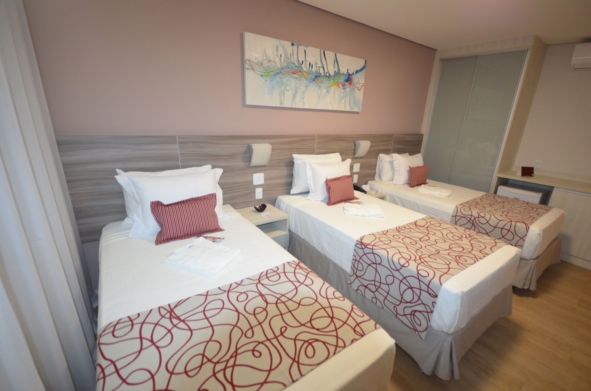 Фото IT Itabira Hotel