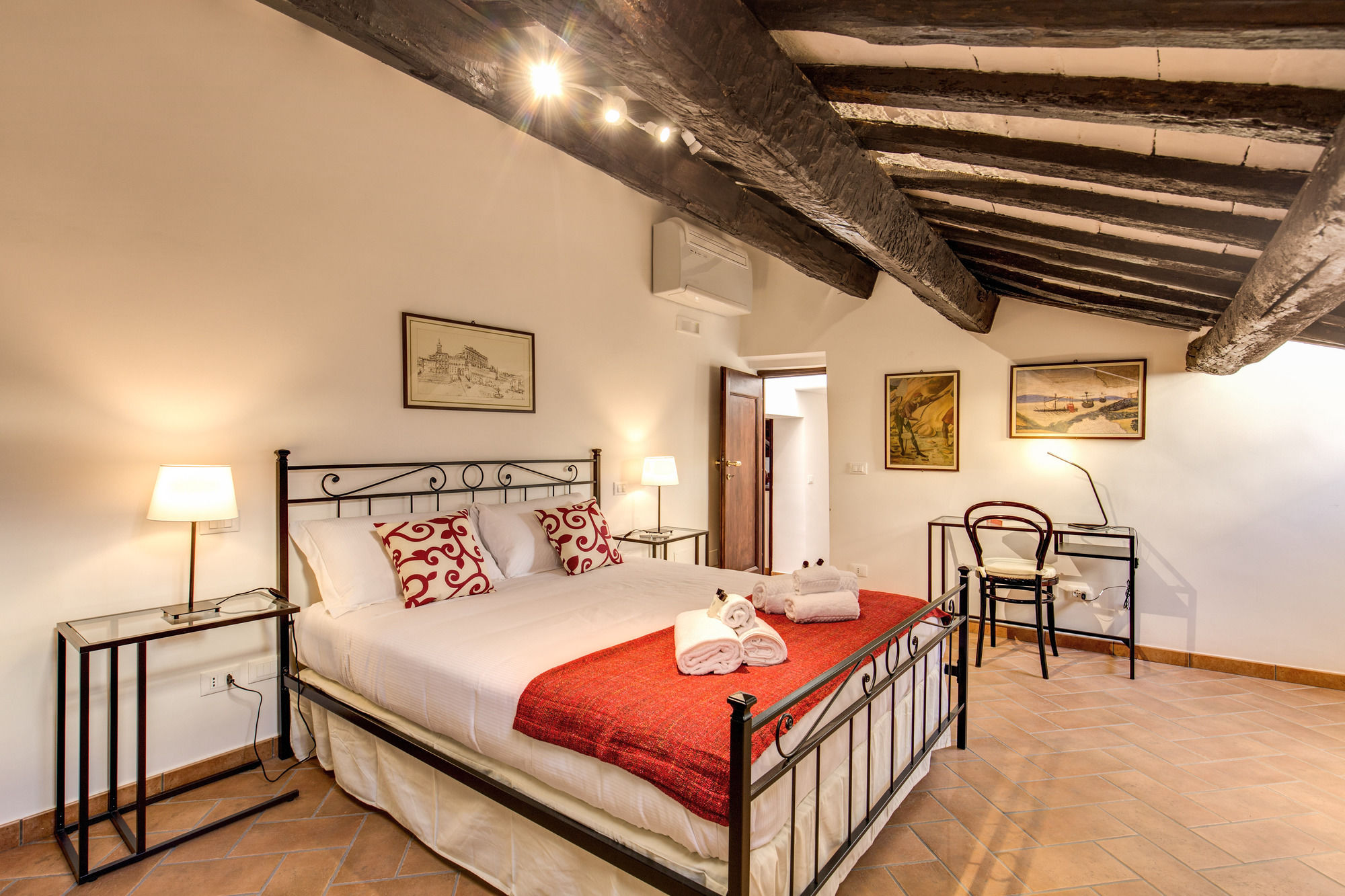 Фото Piccolo Trevi Suites