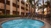 Фото Hotel d’Lins Ontario Airport