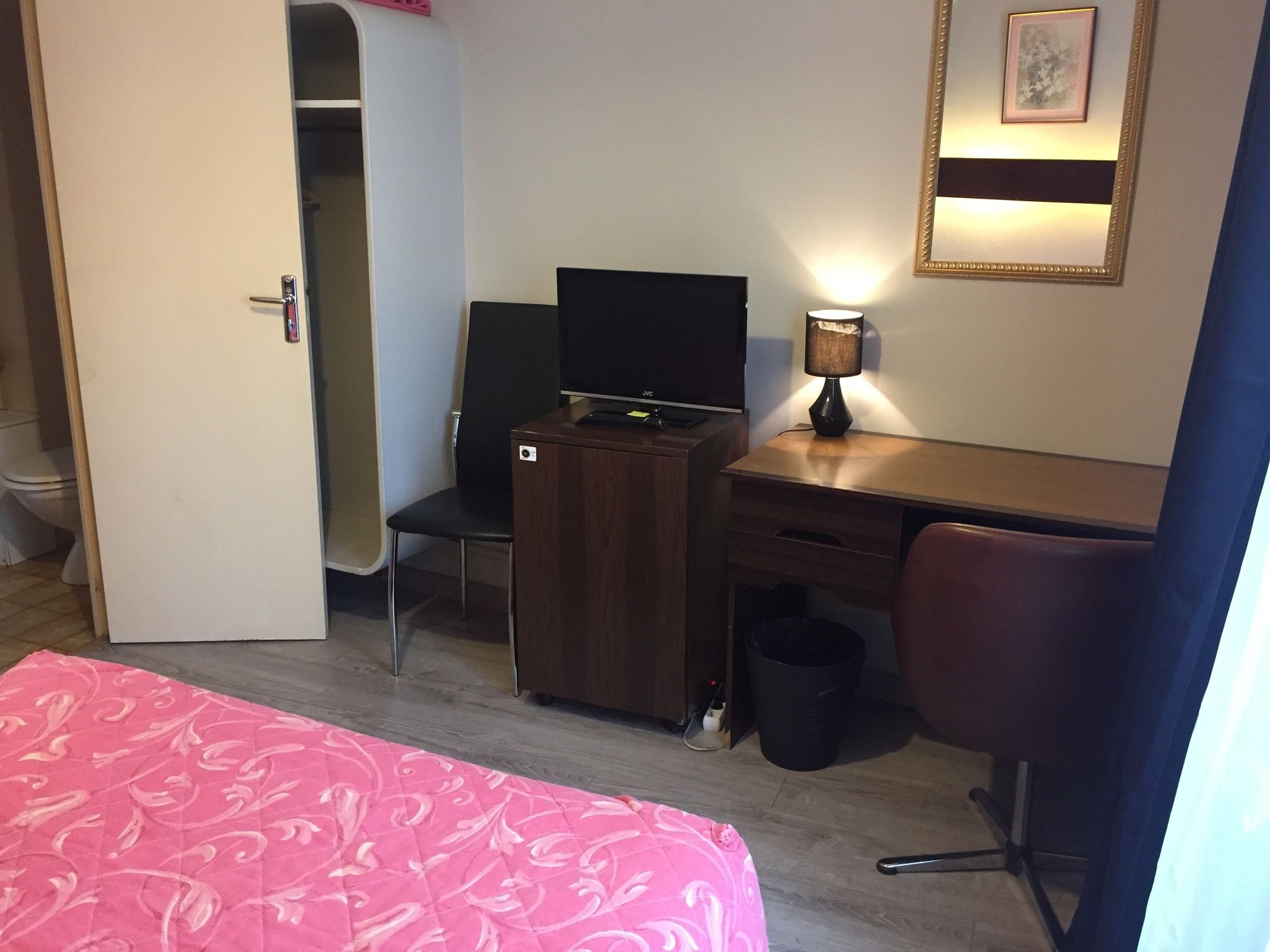 Фото Hôtel des Pyrénées