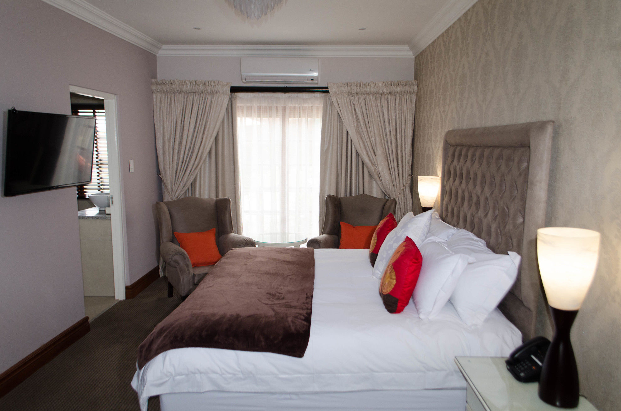 Фото Classique Grace Boutique Hotel