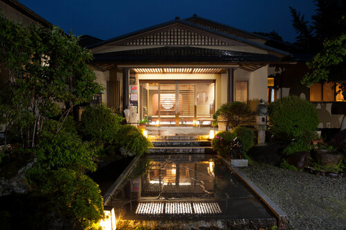 Внешний вид отеля Tatsuta Ryokan в Идзу, фото 1