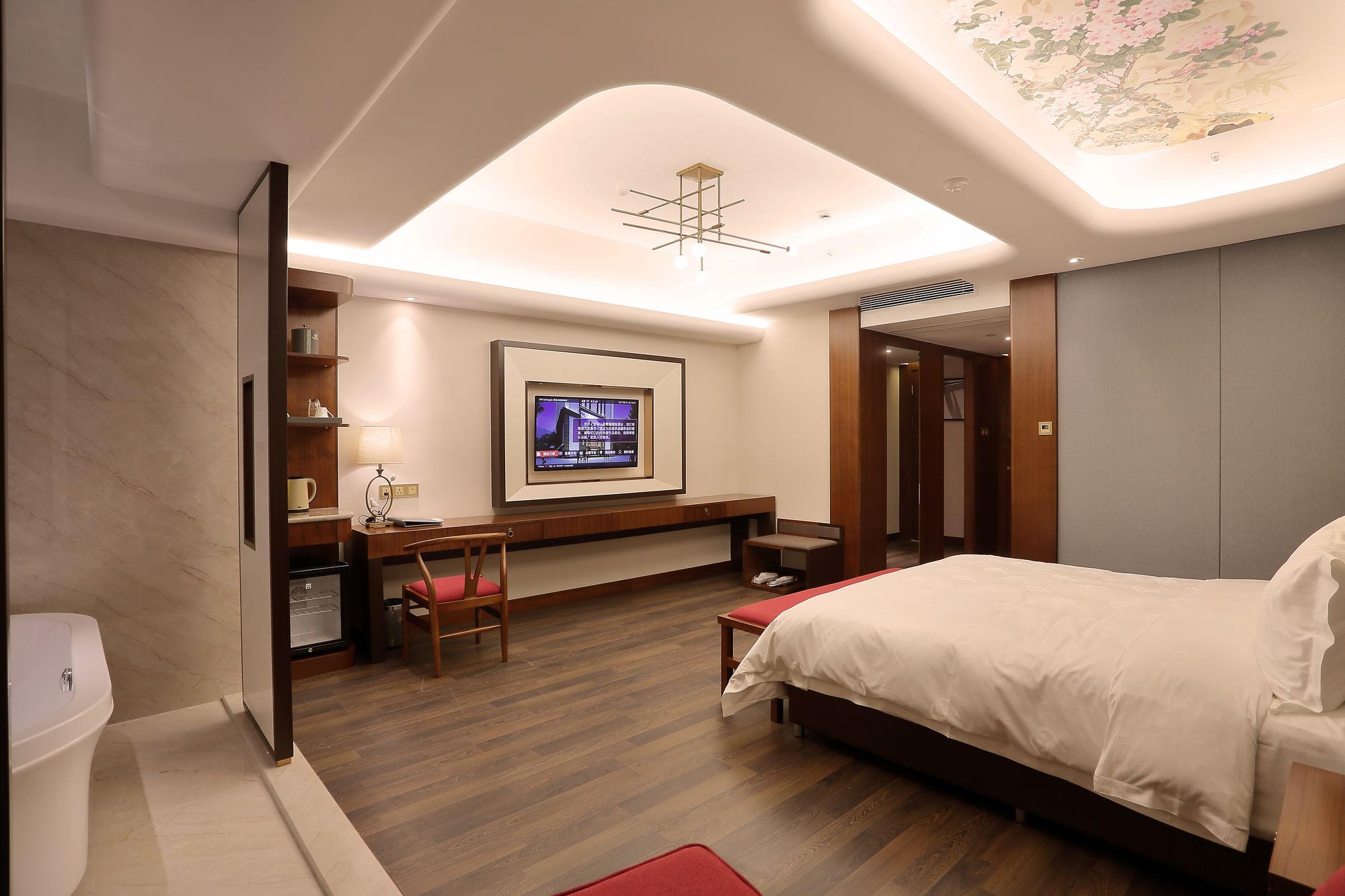 Фото Lujia International Hotel
