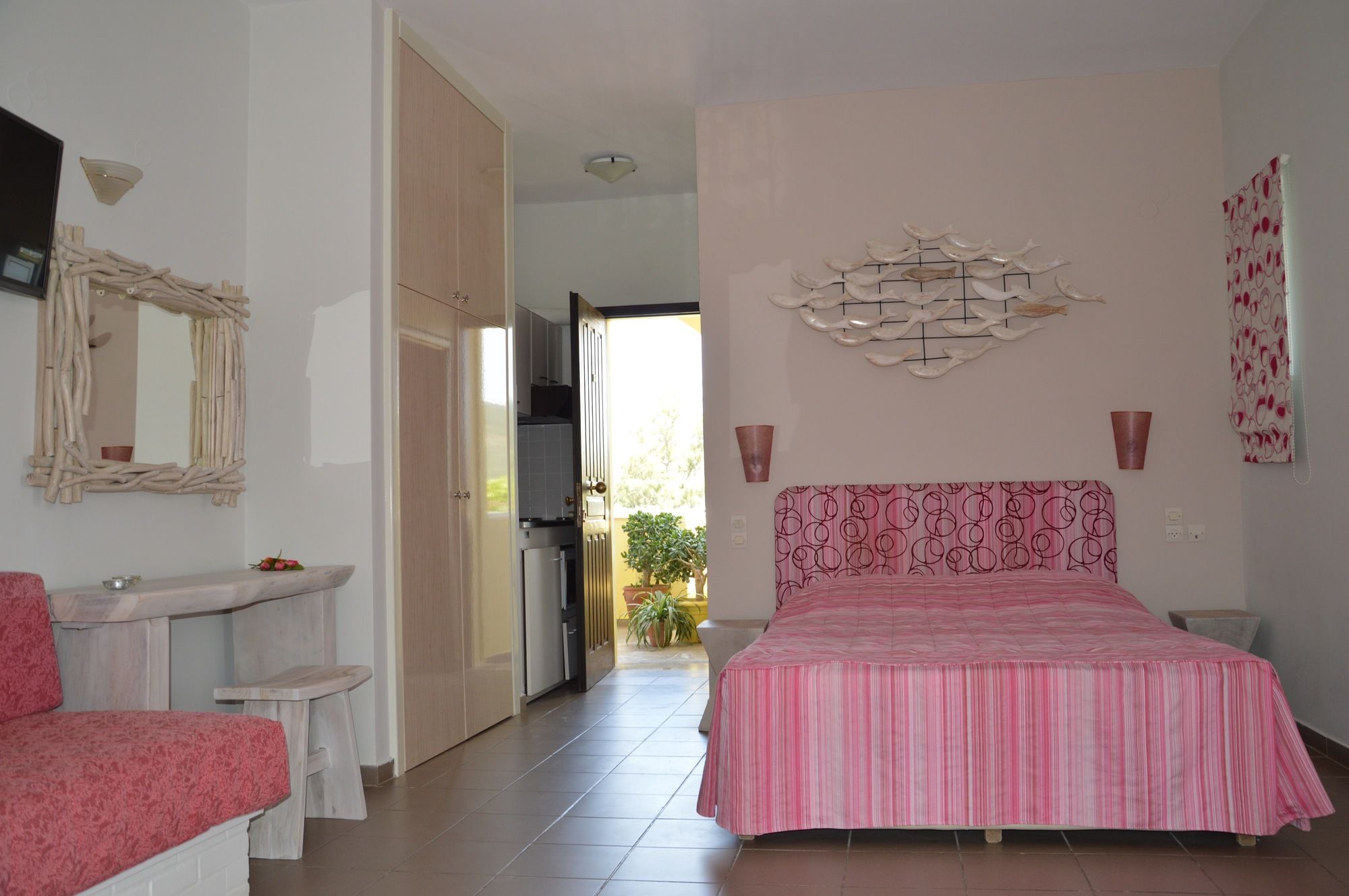 Фото Diamond Palace Apartments