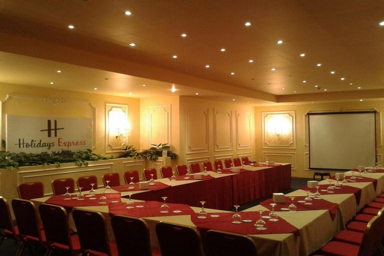 Фото Holidays Express Hotel