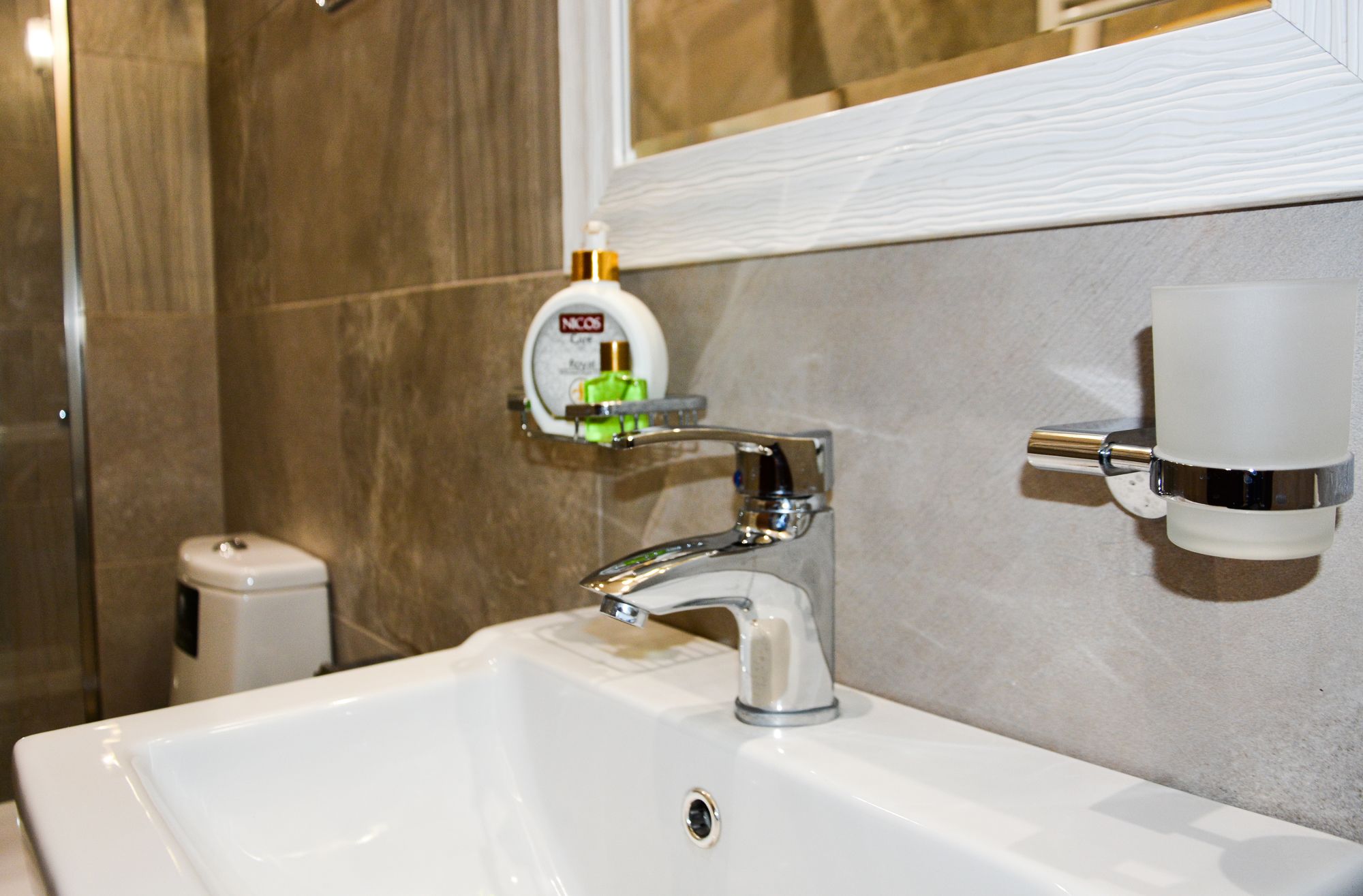 Фото Eleon Boutique Hotel