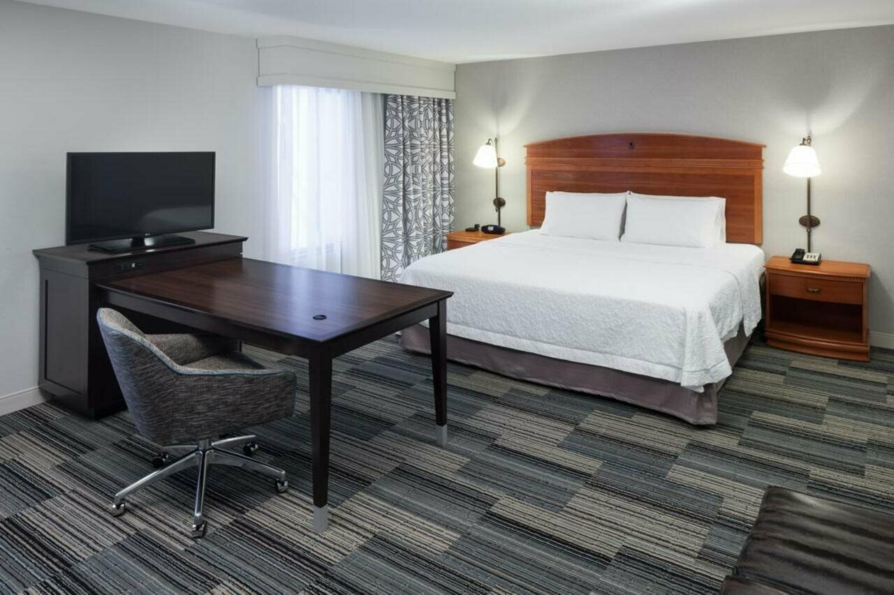 Фото Hampton Inn & Suites Tulare