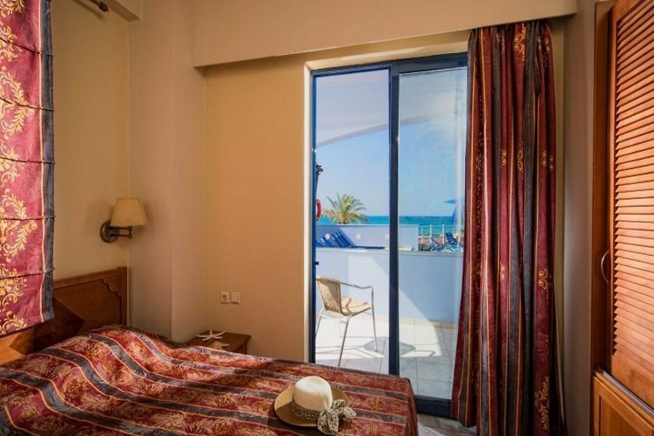 Фото Eleni Beach