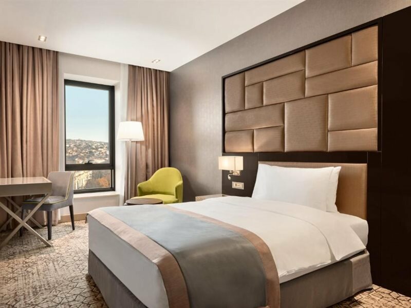Фото Wyndham Grand Tbilisi
