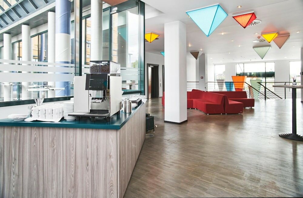 Фото Trans World Hotel Donauwelle