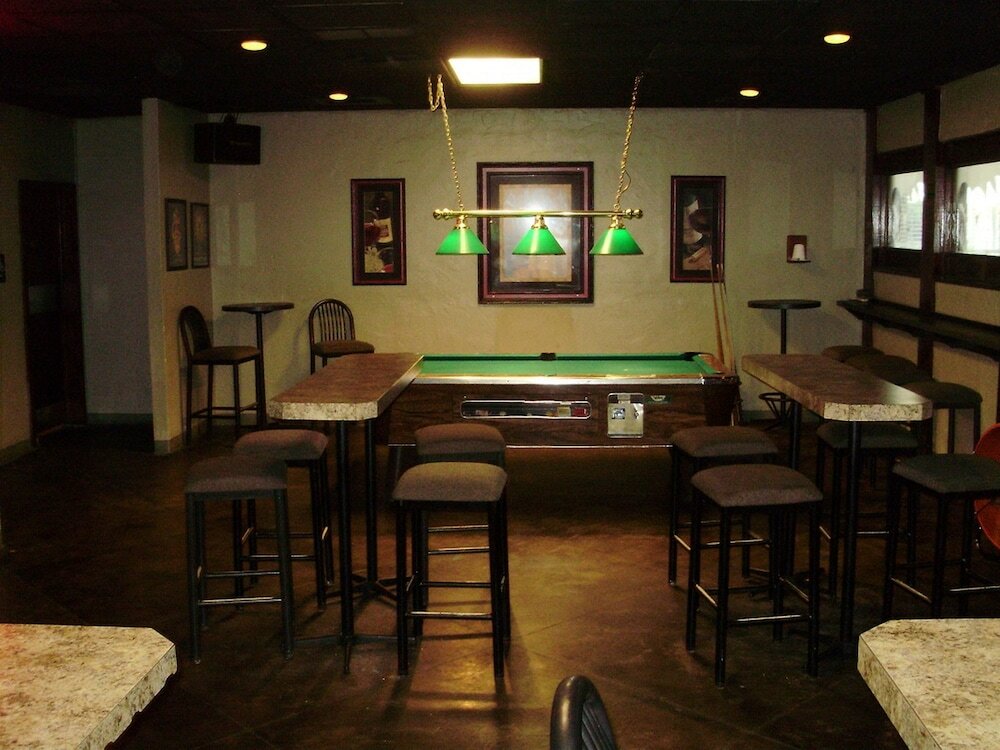 Фото Trade Winds Central Inn