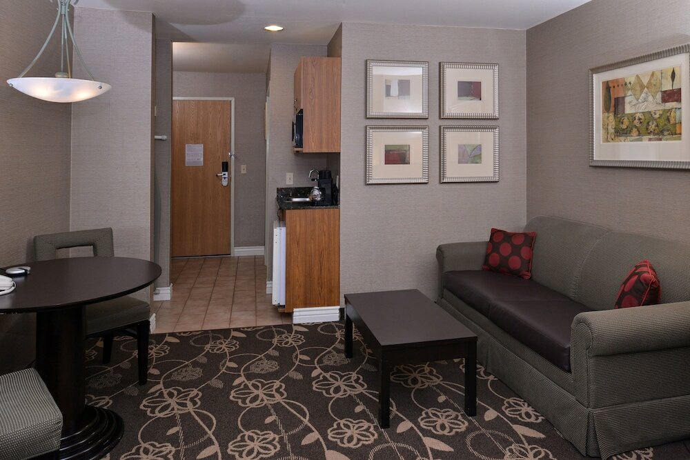 Фото Holiday Inn Express Hotel & Suites Idaho Falls, an Ihg Hotel