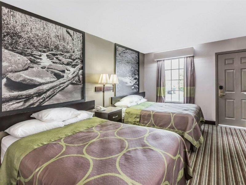 Фото Super 8 by Wyndham Clinton