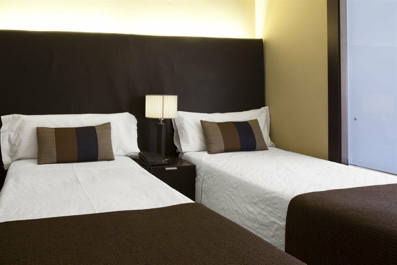 Фото Senator Barcelona Apartments