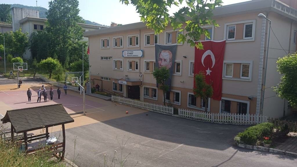 School Basiskele Altinkent Imam Hatip Secondary School, Basiskele, photo