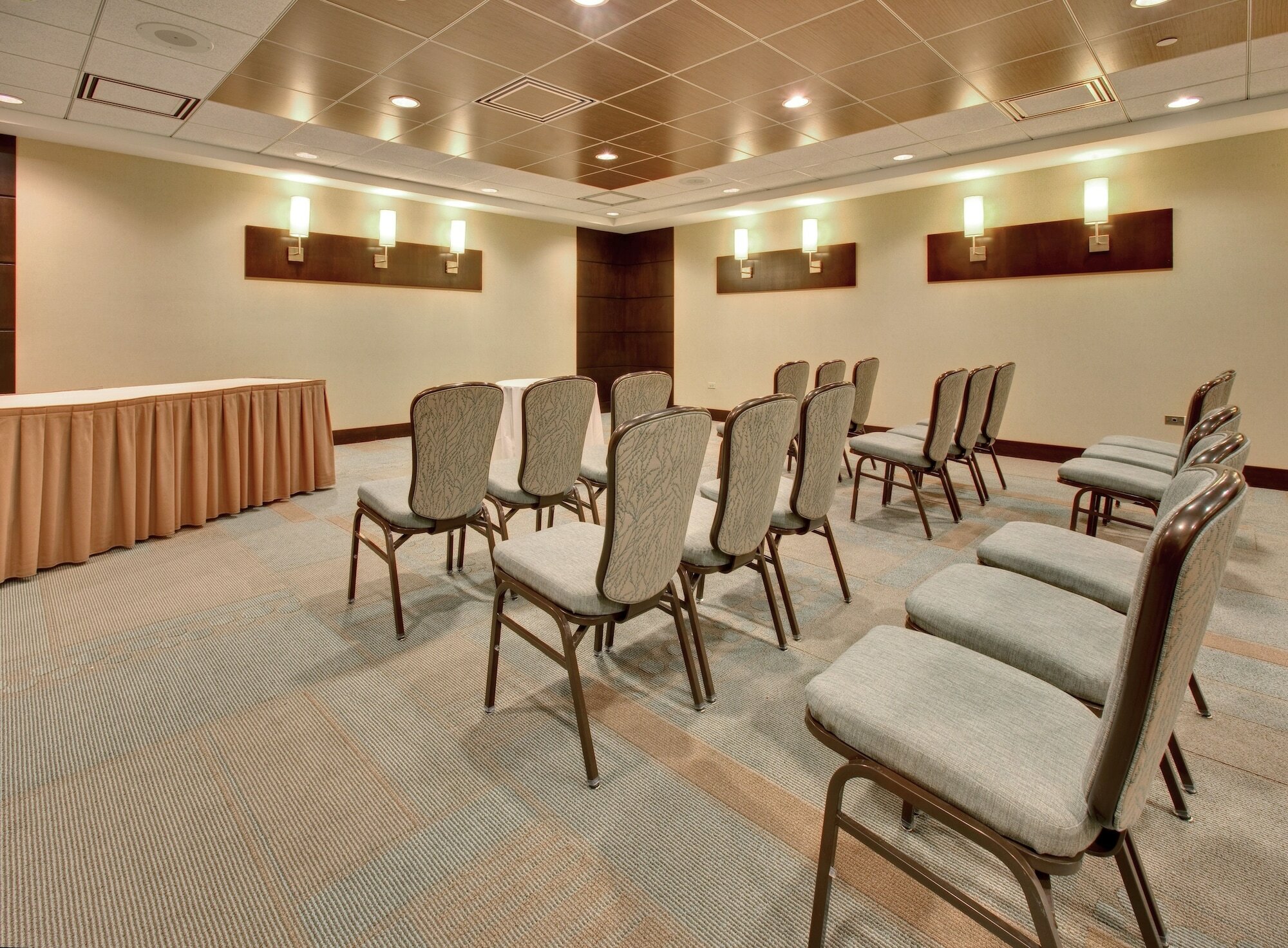 Фото Crowne Plaza Lombard Downers Grove, an Ihg Hotel