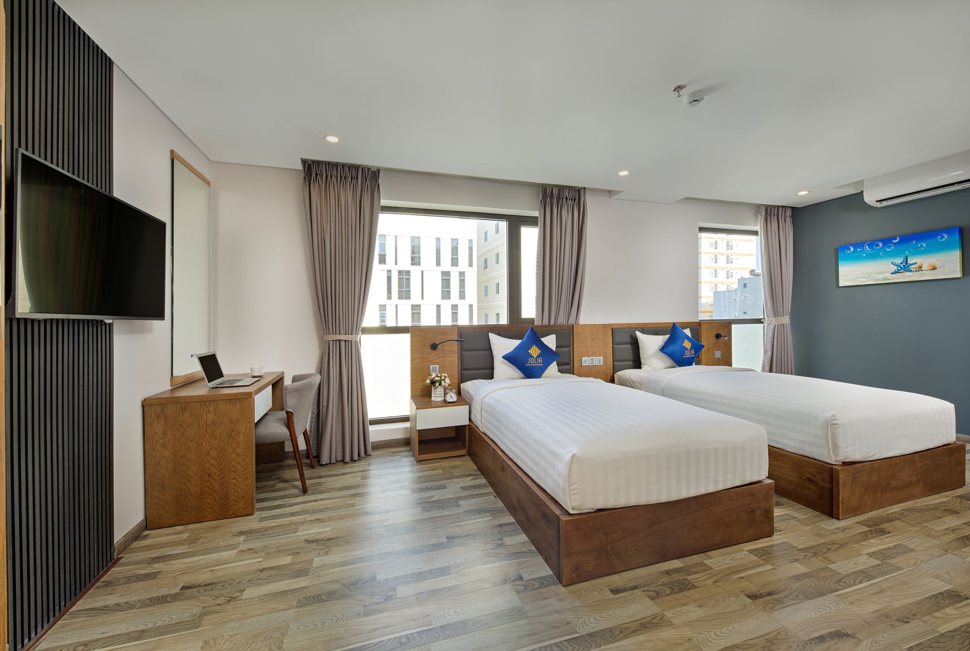 Фото Jolia Hotel and Apartment - My Khe Beach