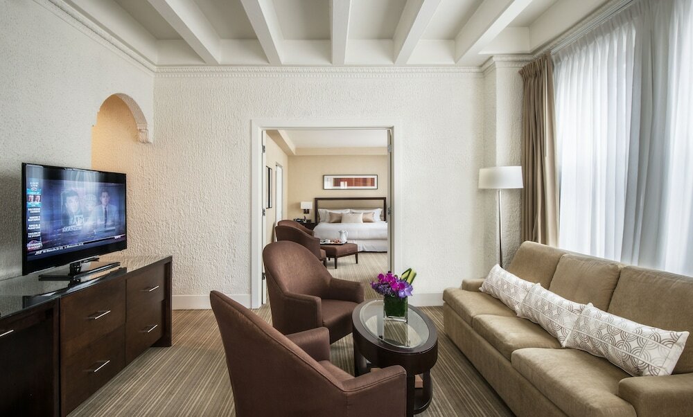 Фото Gale Chicago