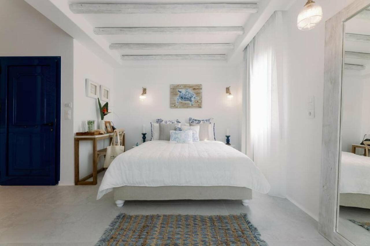 Фото Athina Studios & Suites