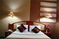 Фото Mega Matra Hotel