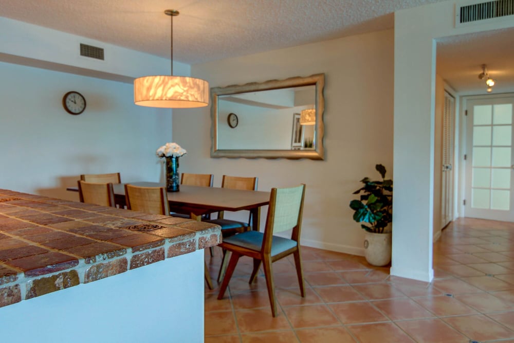 Фото Beach Haus Bal Harbour