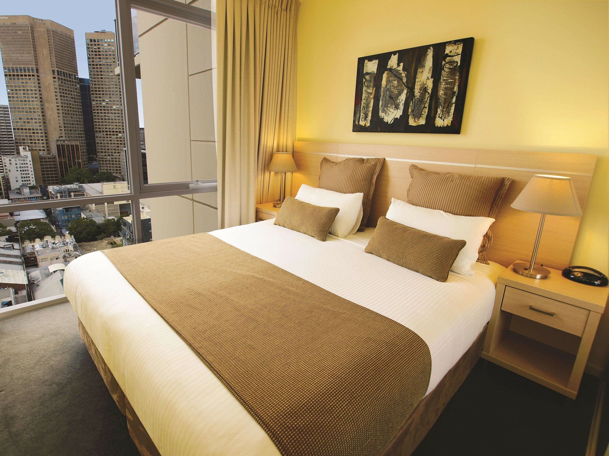 Фото Oaks Melbourne on Lonsdale Suites