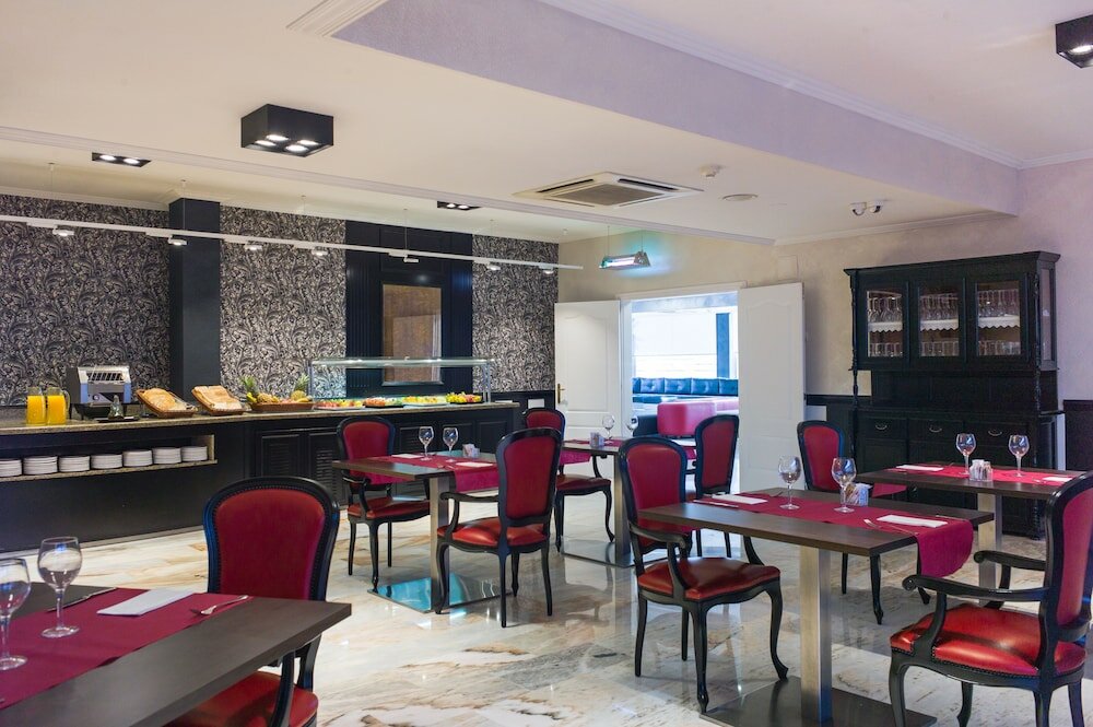 Фото Sallés Hotel Ciutat del Prat Barcelona Airport