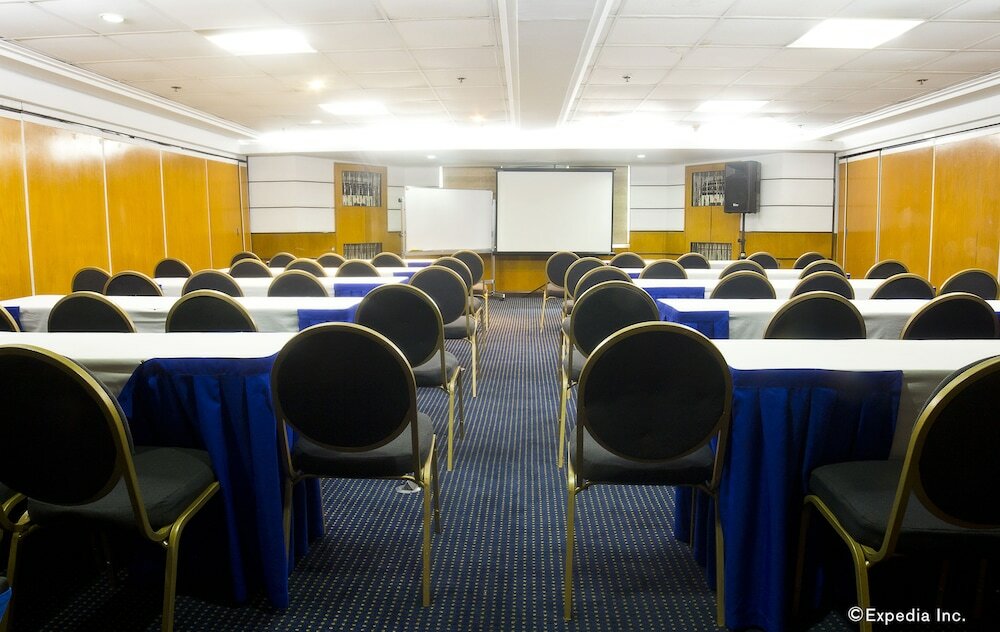 Фото The Pearl Manila Hotel