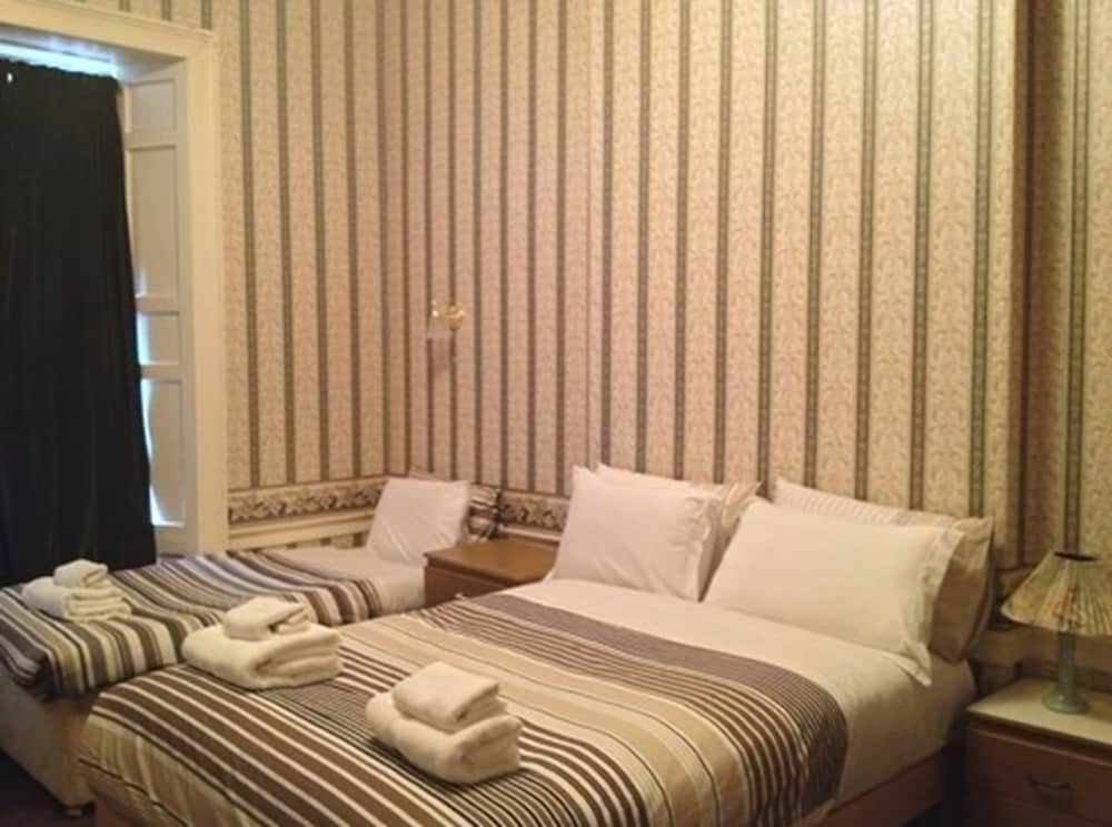 Фото Adelphi Hotel