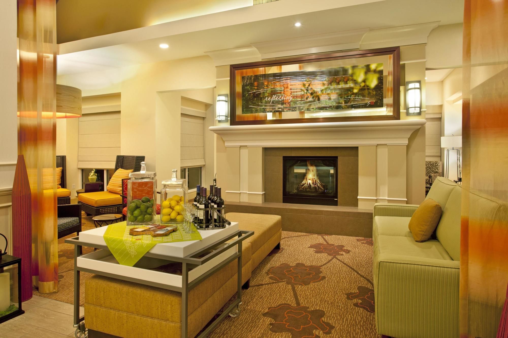 Фото Hilton Garden Inn Fort Collins