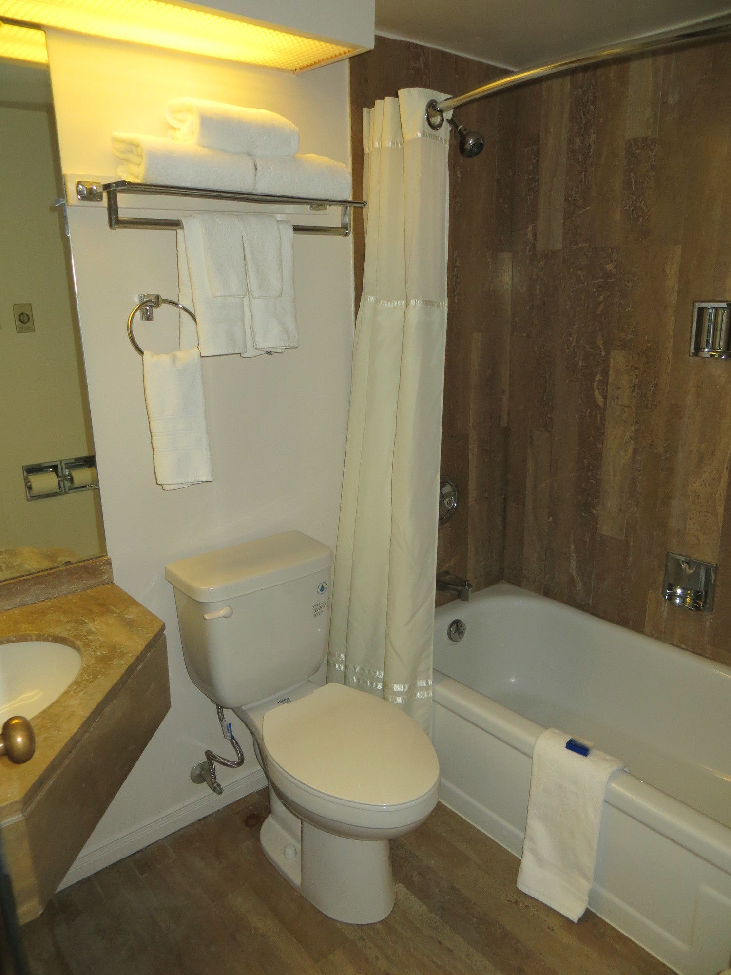 Фото Best Western Downtown Sudbury Centreville