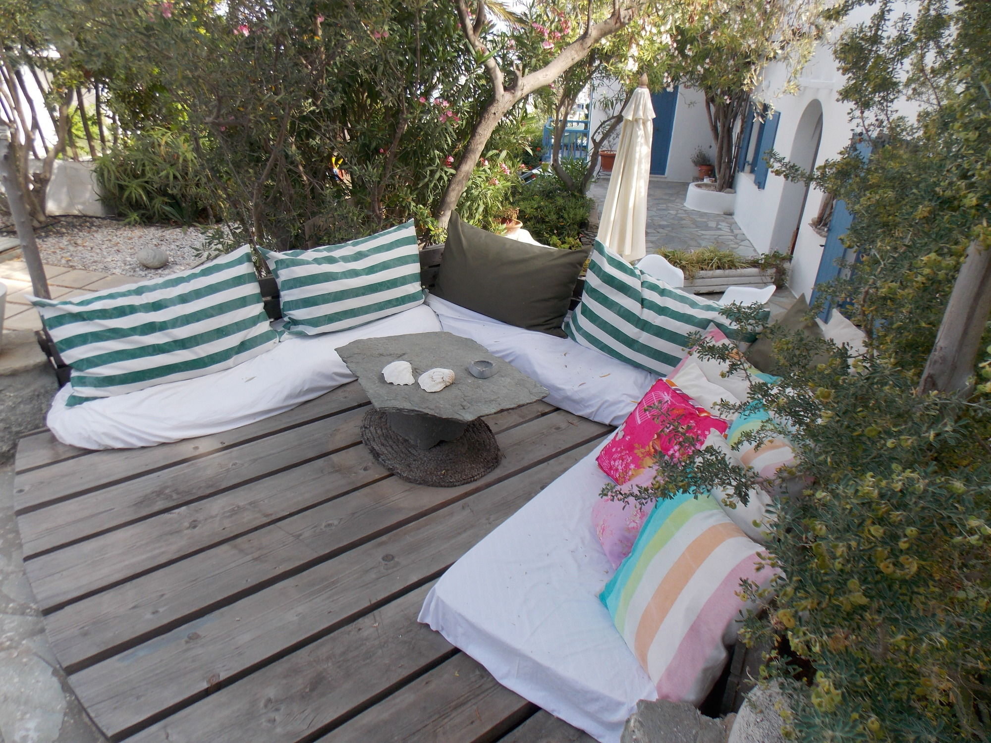 Фото Studios and Suites Rania