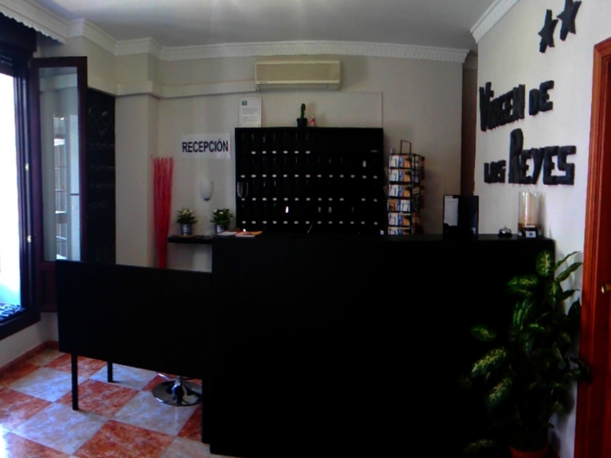 Фото Hotel Virgen de los Reyes