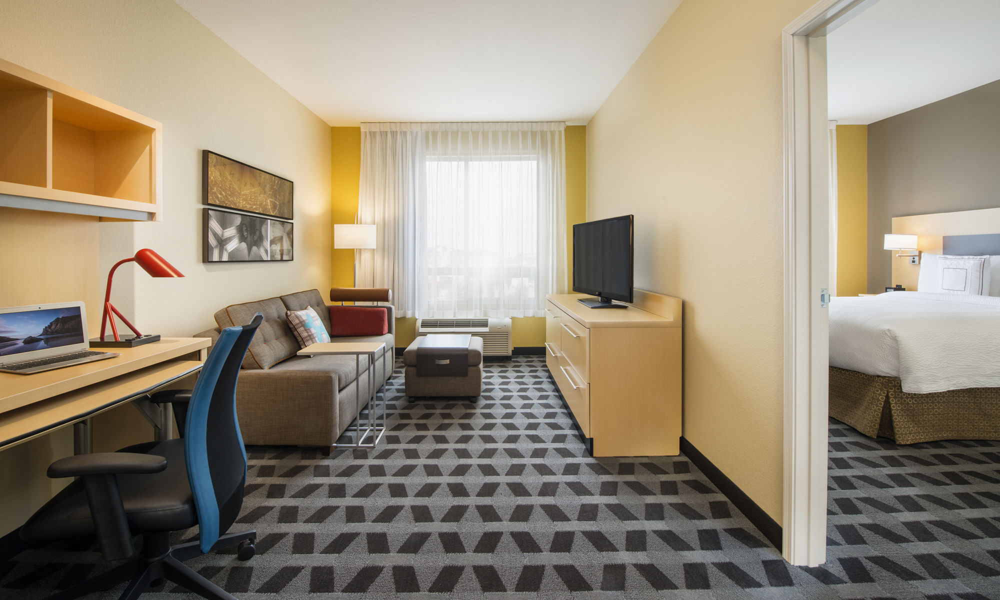 Фото TownePlace Suites by Marriott Red Deer