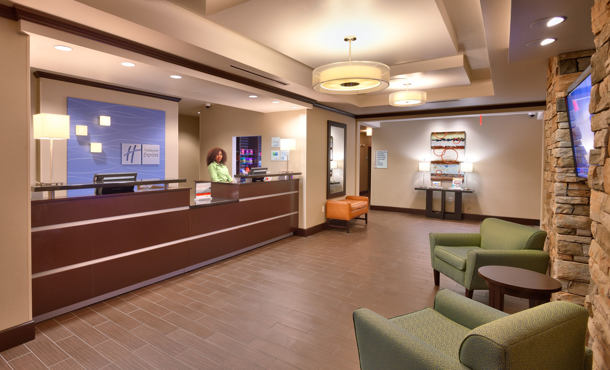 Фото Holiday Inn Express and Suites Overland Park, an Ihg Hotel