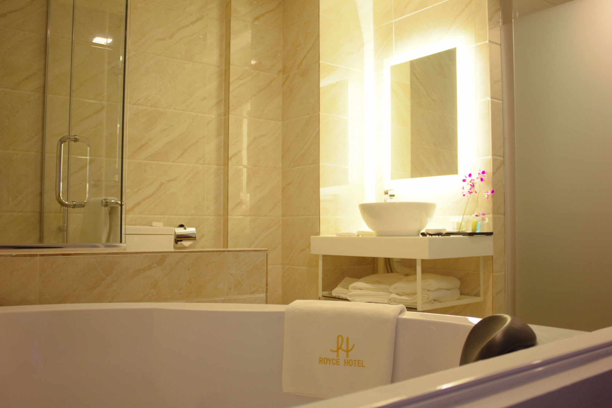 Фото Royce Hotel