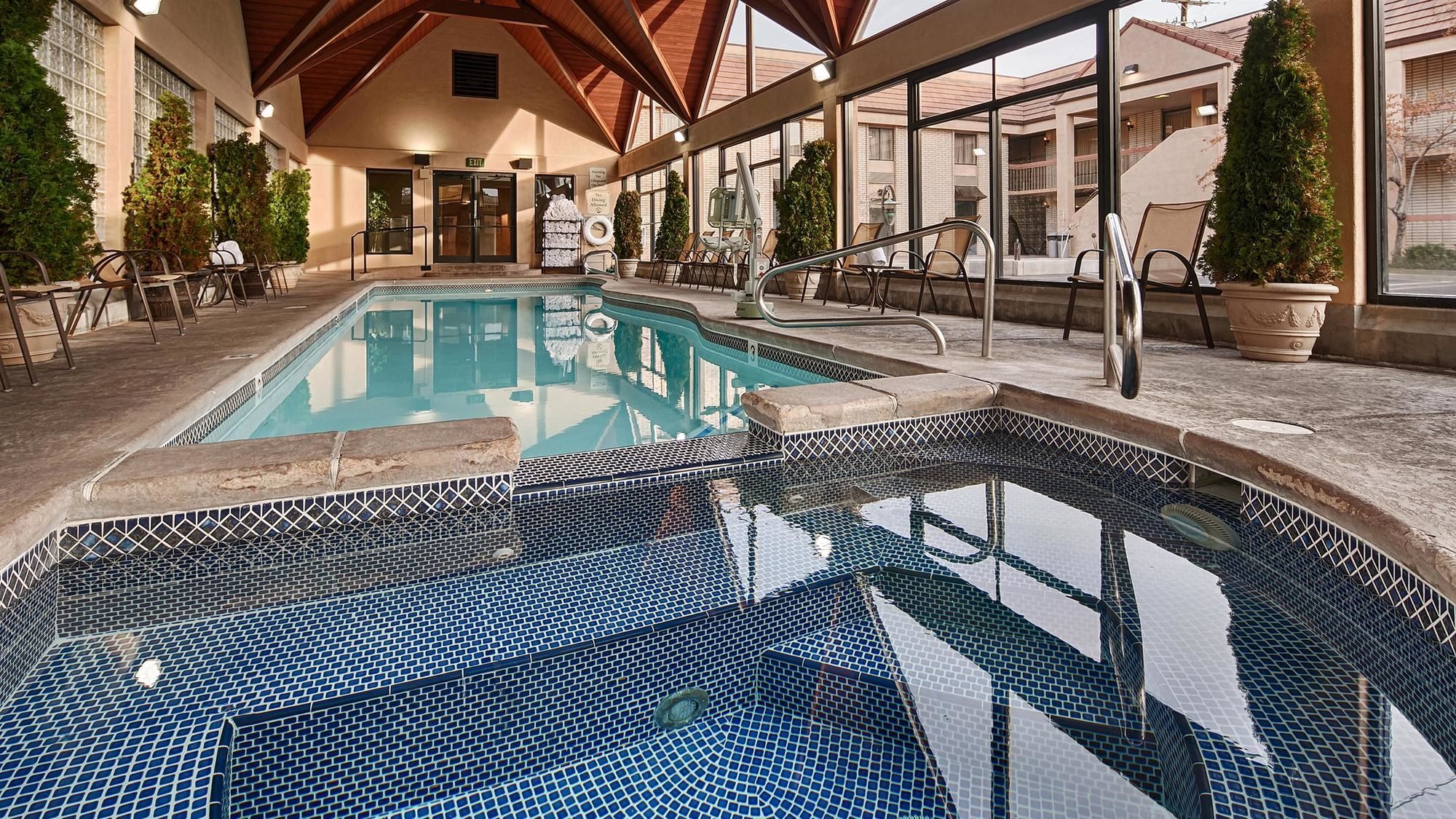 Фото Best Western Town & Country Inn