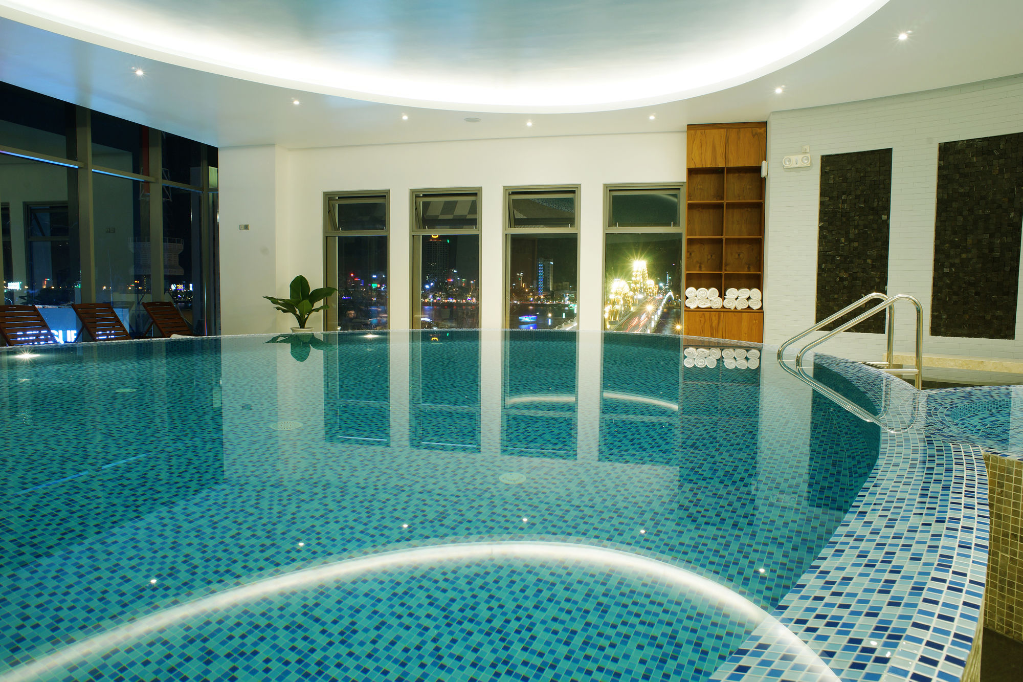 Фото Vanda Hotel