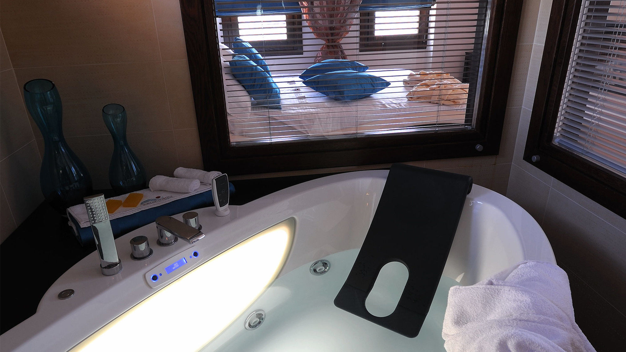 Фото Iakovakis Suites & SPA