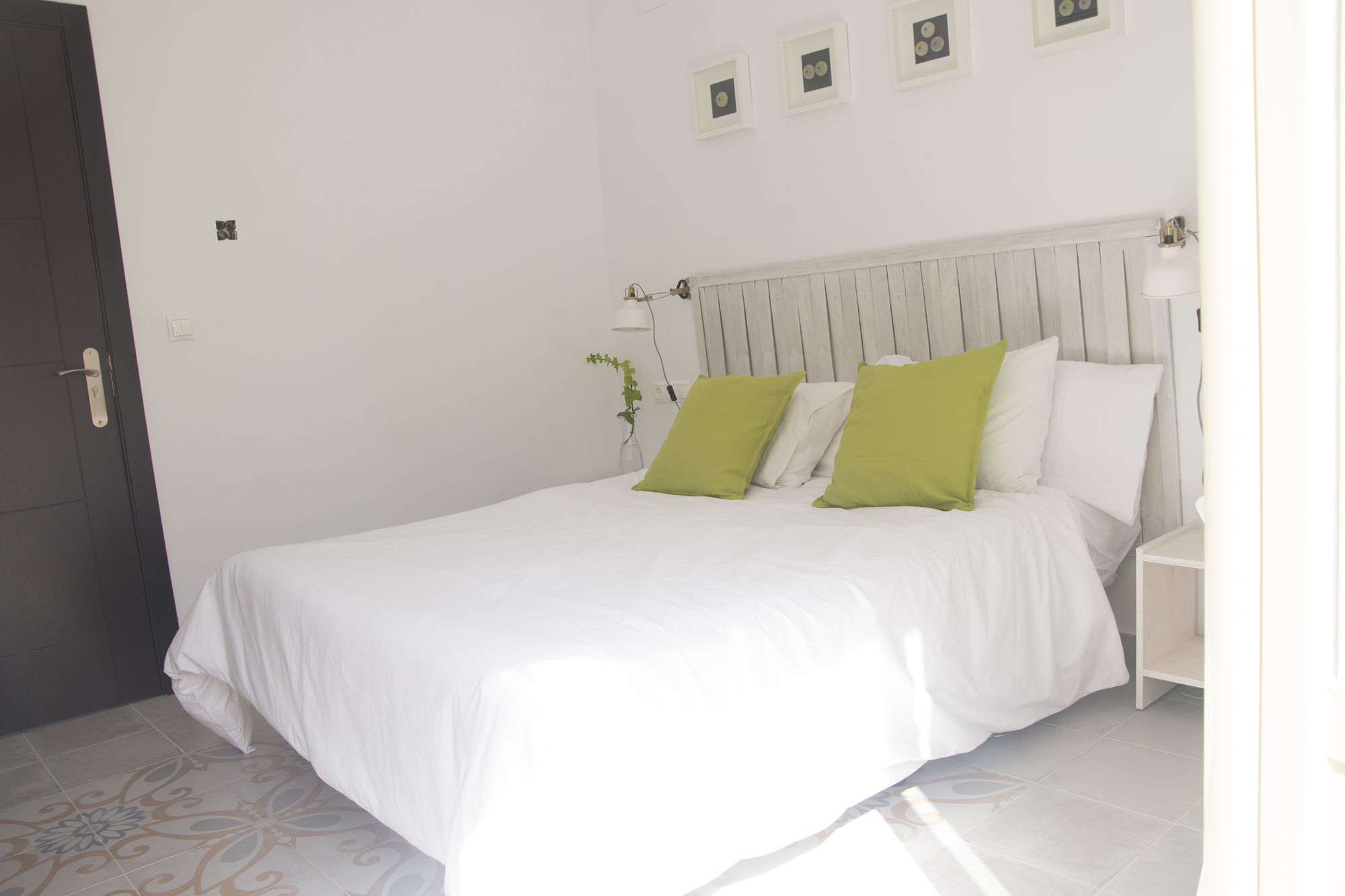 Фото La Siesta Málaga Guesthouse