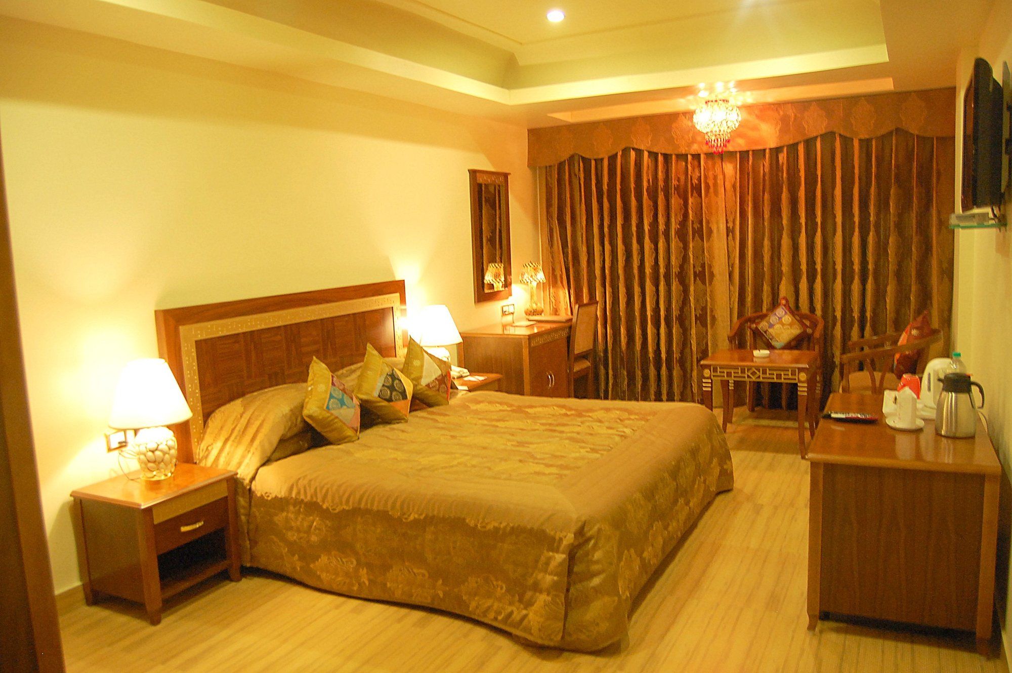 Фото Chokhi Dhani The Palace Hotel