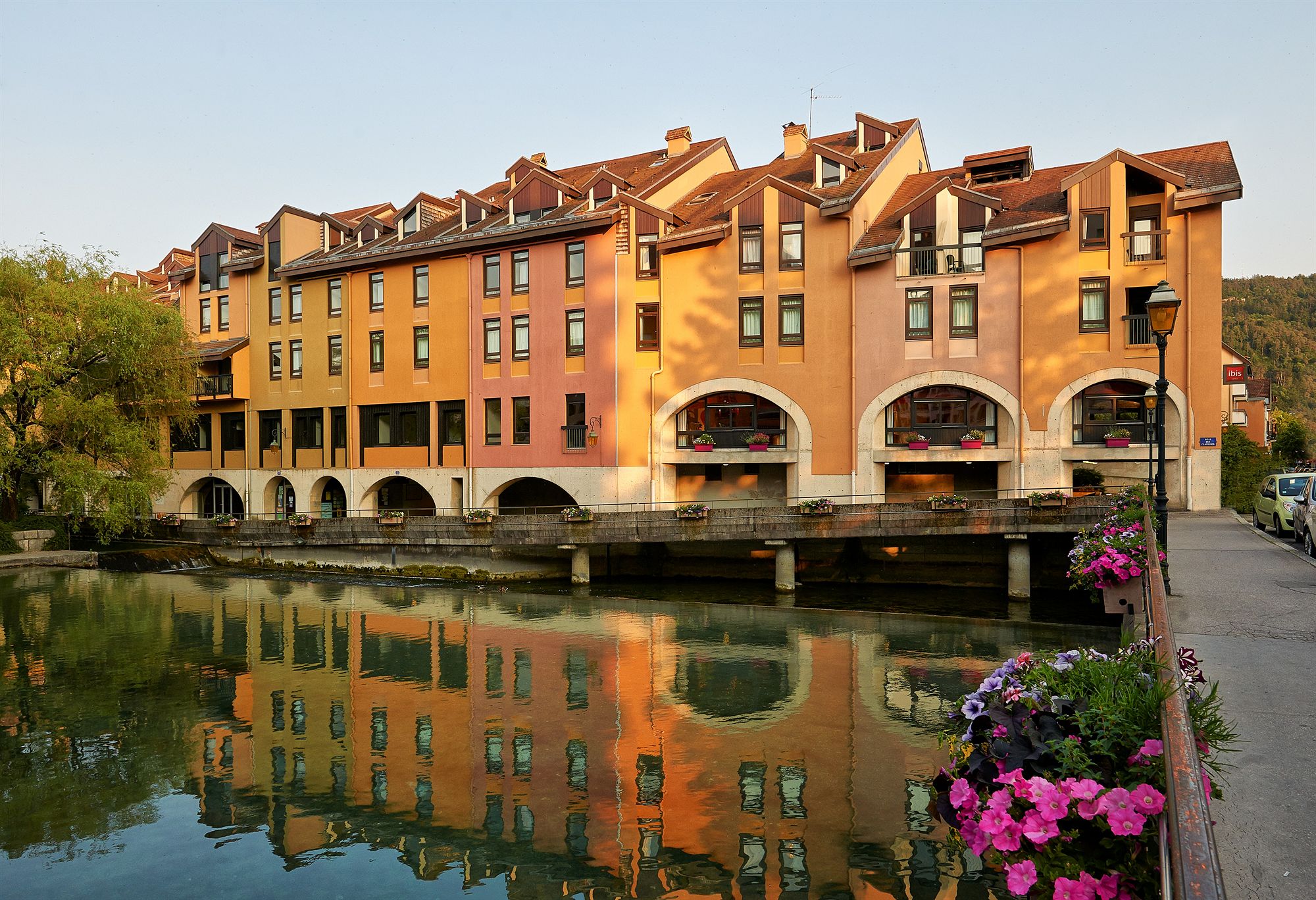 Фото Ibis Annecy Centre Vieille Ville