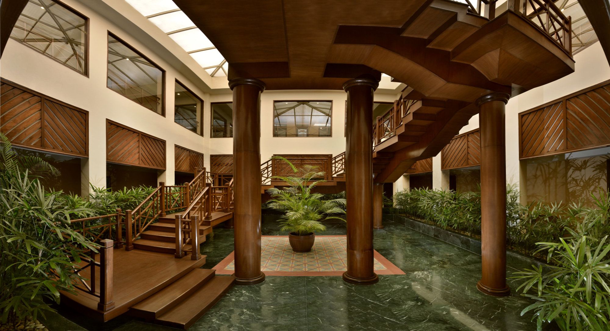 Фото The LaLiT Golf & SPA Resort Goa