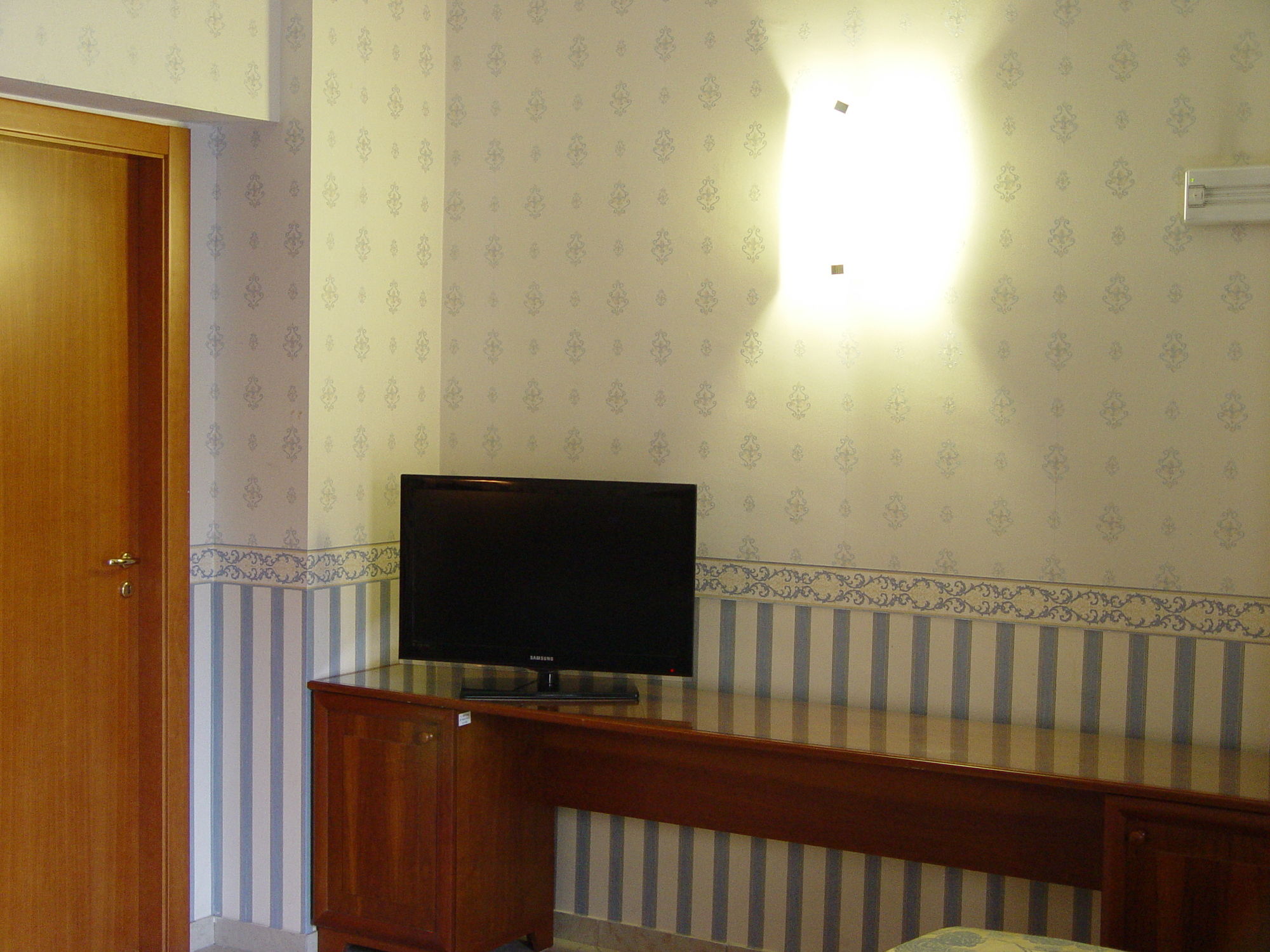Фото Hotel Kroma