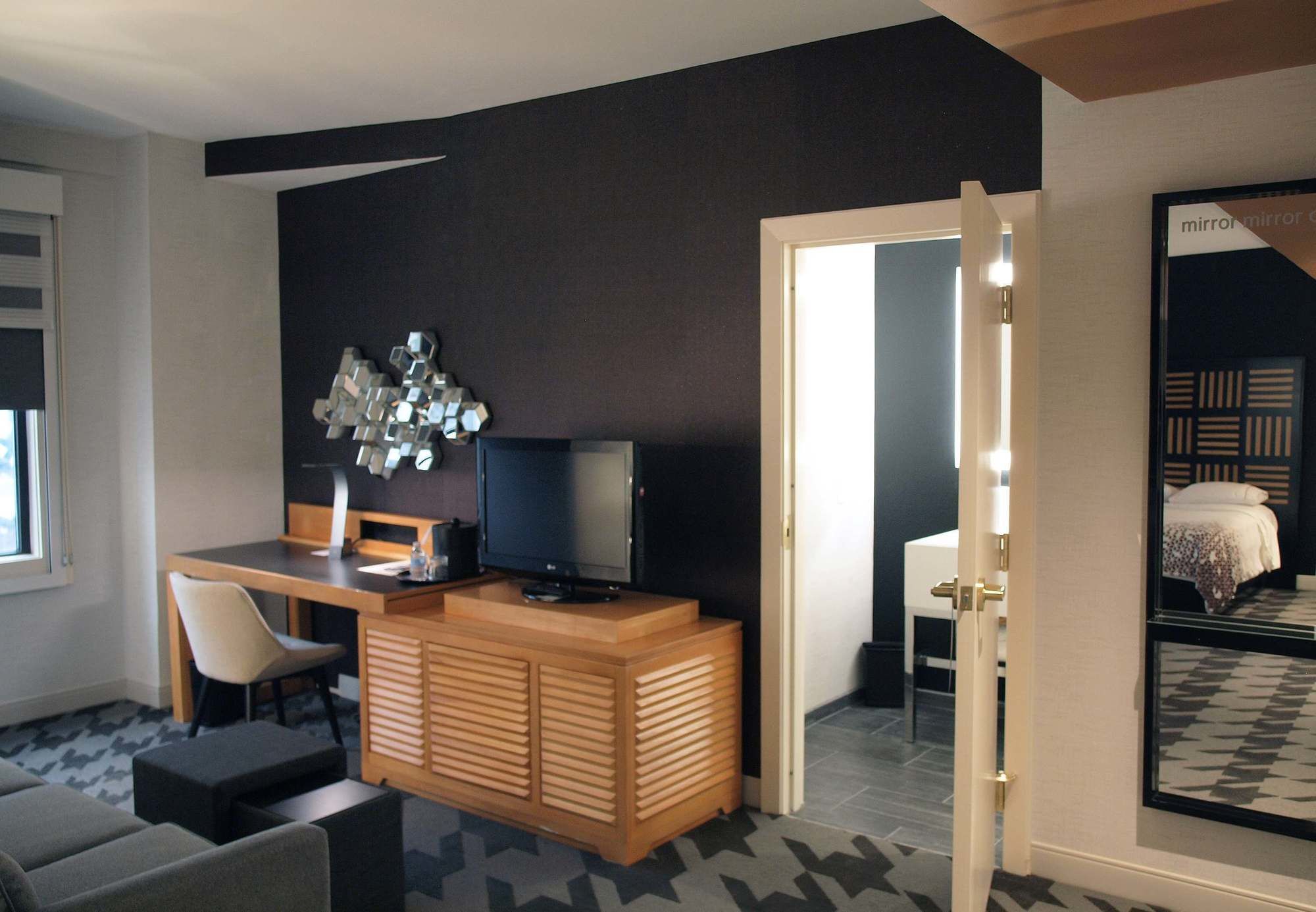 Фото Renaissance Des Moines Savery Hotel