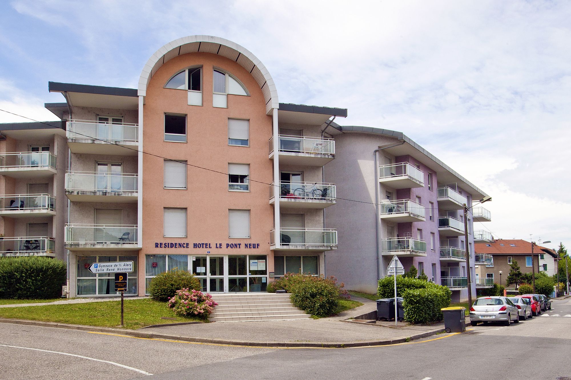 Фото Séjours & Affaires Pont Neuf