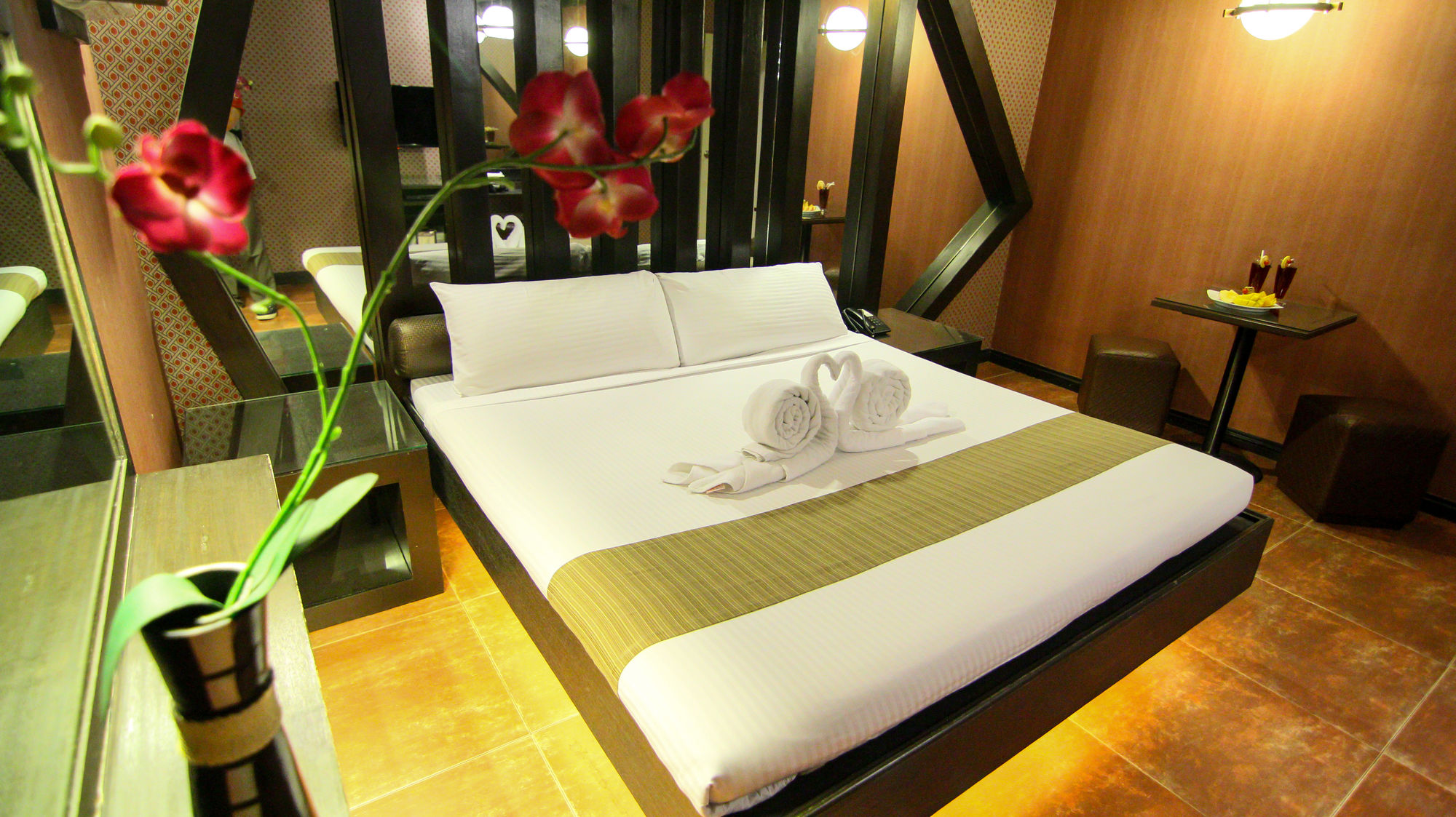 Фото Victoria Court Cuneta