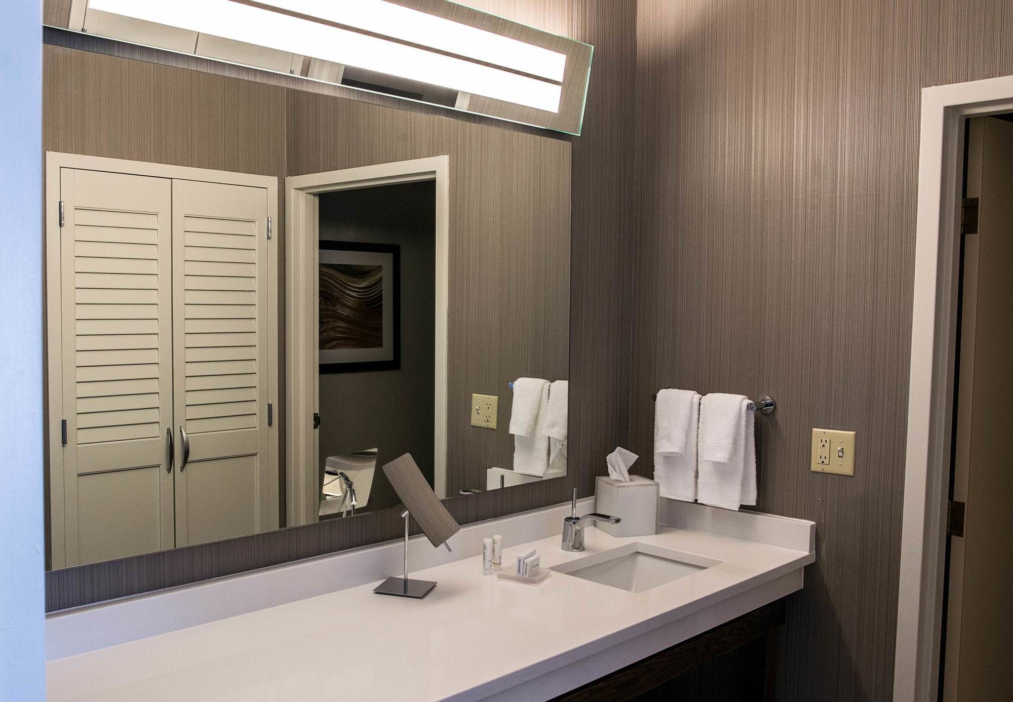 Фото Courtyard by Marriott Norwich