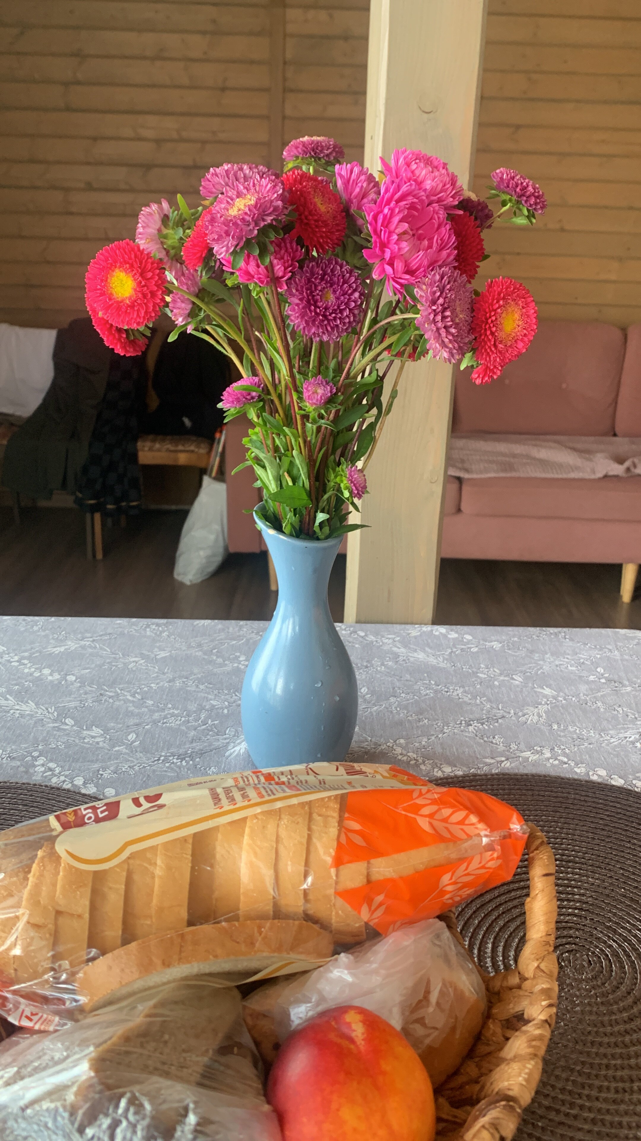 Фото Исторический дом у озера