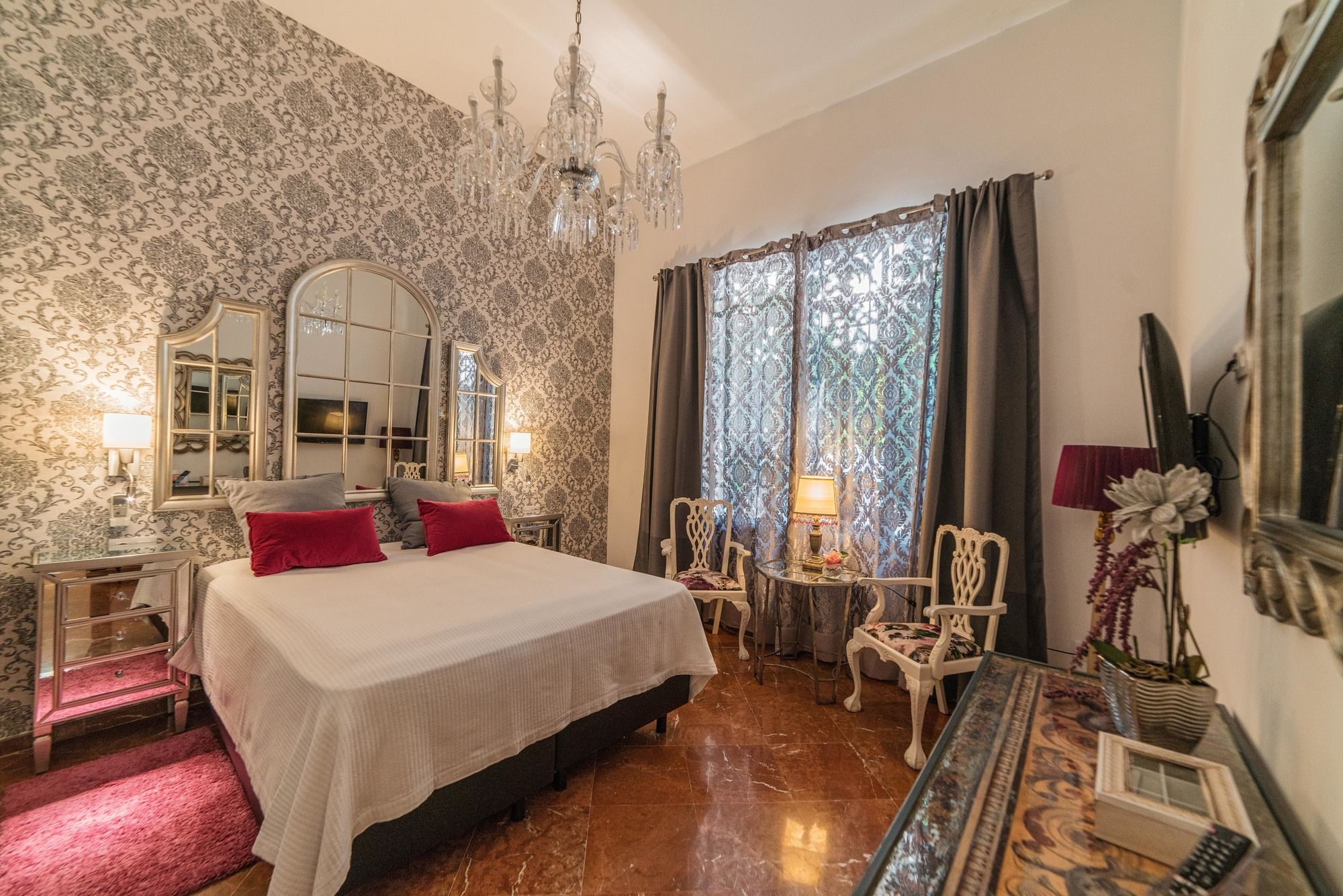 Фото Rey Don Pedro Luxury Home